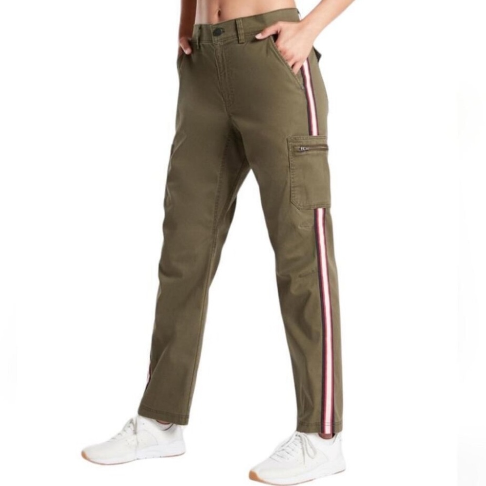 Athleta Summit Cargo Pants Womens Size 8 Olive Green Relaxed Athleisure